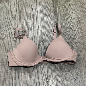 NWOT Skims Smooth Push Up Bra Padded Underwire Adjustable Strap Blush Size 34B